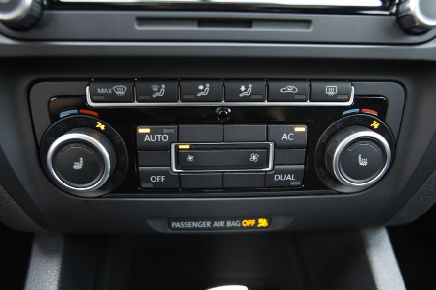  Volkswagen Jetta GLI Autobahn 2012 года  (фото 17 из 33)